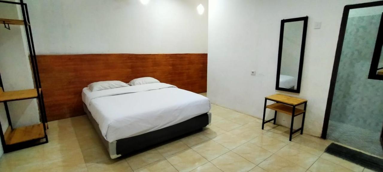 Her Mandiri Guest House 발릭파판 외부 사진