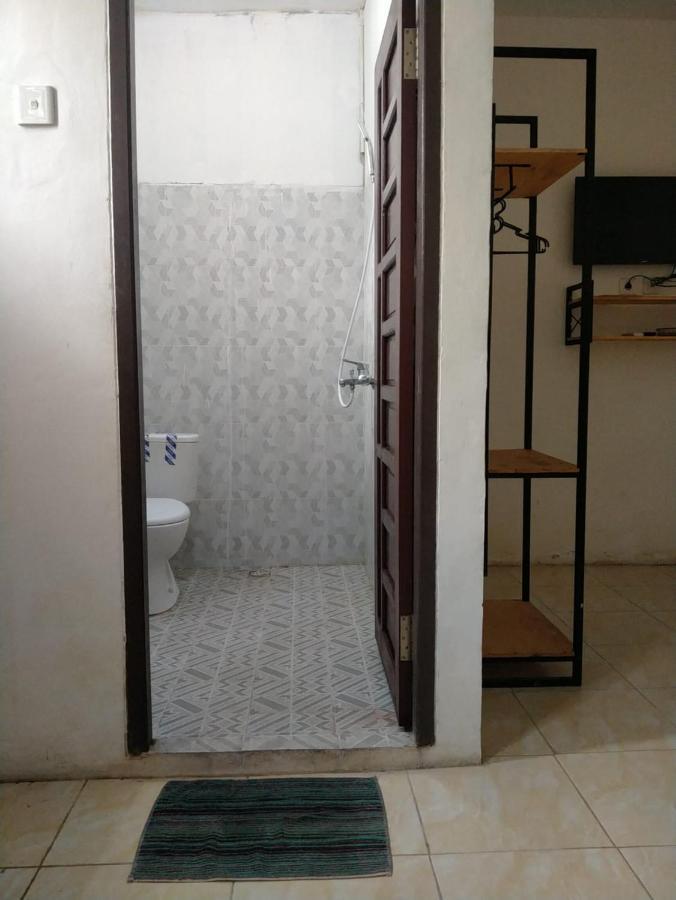 Her Mandiri Guest House 발릭파판 외부 사진